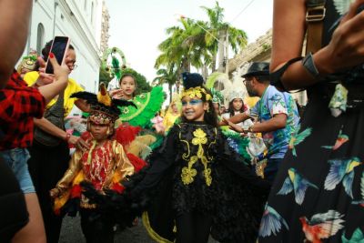 Revoada dos Pássaros celebra retorno dos grupos e cordões de bichos à quadra junina da FCP