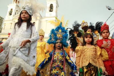 Grupos de Pássaros Juninos e Cordões de Pássaros e de Bichos se apresentarão no Teatro Margarida Schivasappa 