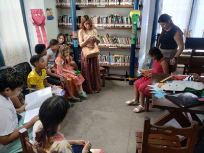 No Curro Velho, Biblioteca Carmen Sousa realiza oficinas de Criação de Brinquedos com Materiais Recicláveis