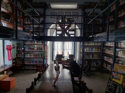 Projeto 'Vai E Vem Da Leitura' realiza oficina na Biblioteca Pública Carmen Sousa, no Curro Velho