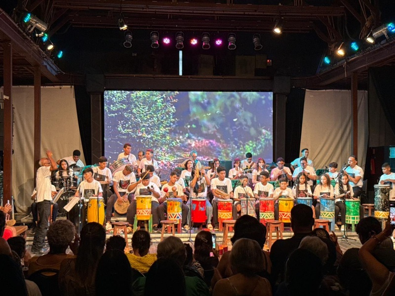 Crias do Curro Velho em apresentação recente no Teatro Waldermar Henrique