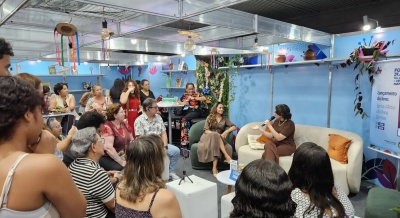 Reedição da obra da poeta Maria Simões é lançada na Feira Pan-Amazônica do Livro